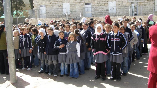 4 مدارس في صور باهر بدون كهرباء